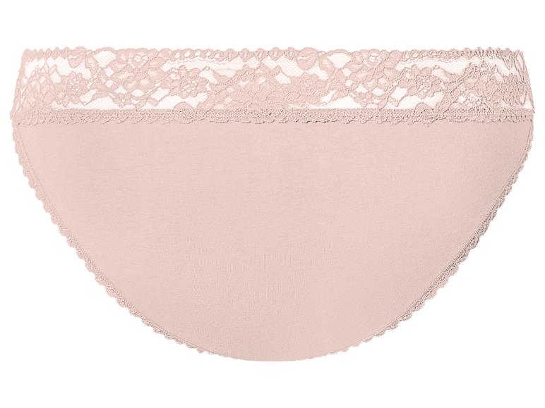 Beigefarbener Damenslip mit floralen Spitzendetails.