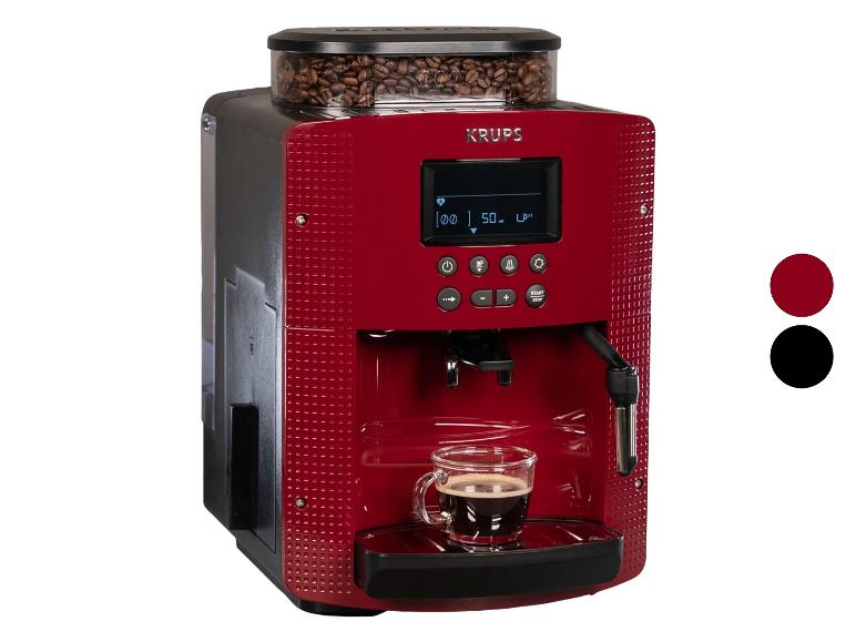 Rote Kaffeemaschine mit Kaffeebohnen, Display und einer Tasse Kaffee