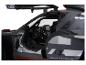 Modell eines Audi e-tron Autos im Kleinformat mit offenem Dach.