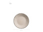 Sechs gewellte Teller mit 15,5 cm Durchmesser.