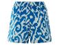Blaue Shorts mit Tiermuster.