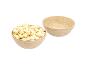 Schale mit Popcorn und eine leere Schale