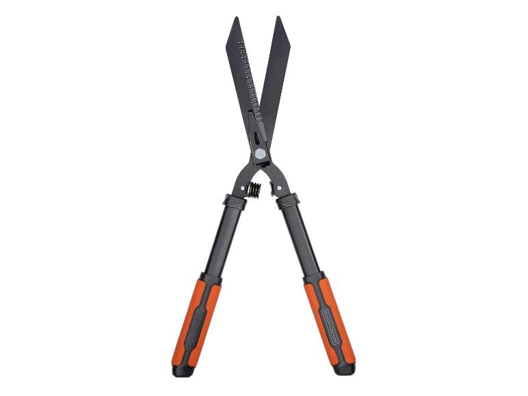 Heckenschere mit orangefarbenen Griffen