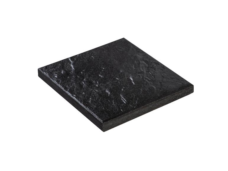 Schwarze quadratische Fliese mit strukturierter Oberfläche