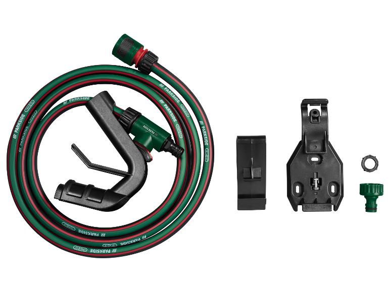 Parkside Gartenschlauch mit Spritzpistole, Wandhalterung und Zubehör.