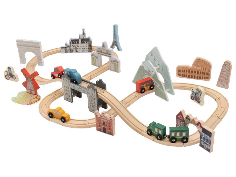 Holzeisenbahn-Set zum Thema Reisen, mit Wahrzeichen und Fahrzeugen.