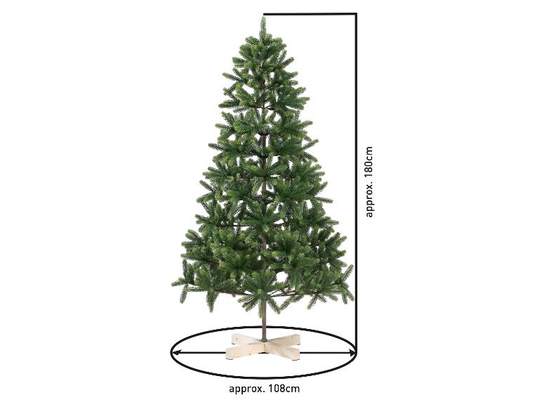 Künstlicher Weihnachtsbaum mit Maßen: ca. 180cm Höhe und 108cm Durchmesser.