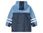 Blaue Regenjacke mit weißen Streifen
