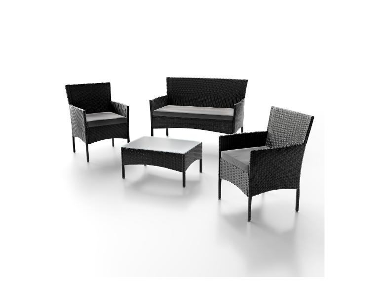 Schwarze Rattan-Gartenmöbelgarnitur mit zwei Einzelsesseln, einem Zweisitzer-Sofa und einem Couchtisch.