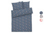 Ein blaues Bettbezug-Set mit Blumenmuster