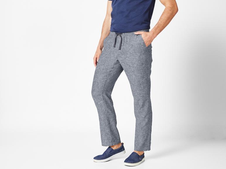 Leinenhose und Casual-Schuhe für Herren.