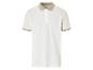 Weißes Poloshirt mit beigefarbenem Kragen.