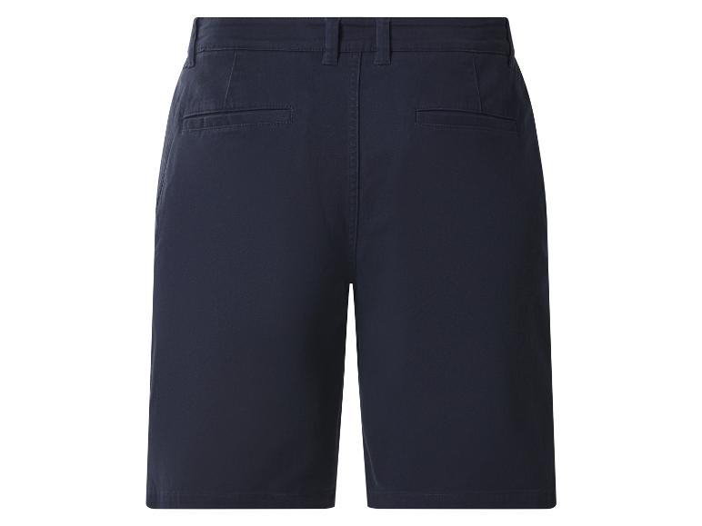 Dunkelblaue Herren-Shorts mit Gesäßtaschen.