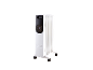 Weißer Ölradiator mit Digitalanzeige und Rollen.