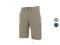 Khakifarbene Cargo-Shorts mit Seitentaschen und braunem Knopf.