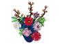 Bunter Blumenstrauß aus Bausteinen in einer blauen Vase.