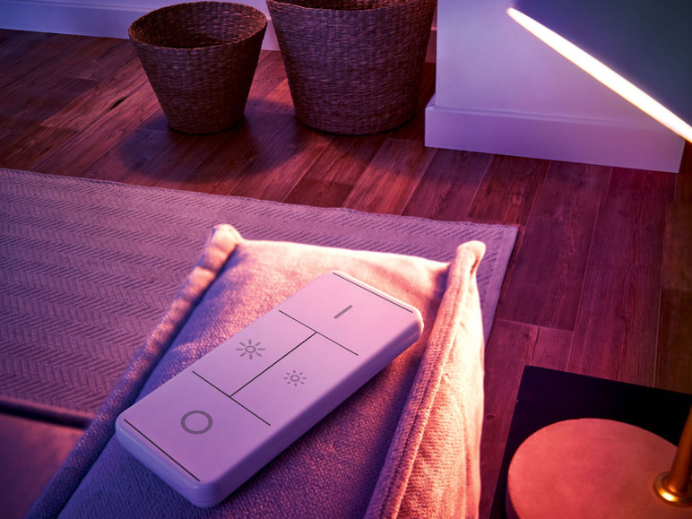 Gehe zu Vollbildansicht: LIVARNO home Starter Kit Gateway + 3x Leuchtmittel RGB und Fernbedienung »Zigbee Smart Home« - Bild 2