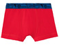 Rote Boxershorts mit blauem Bund.