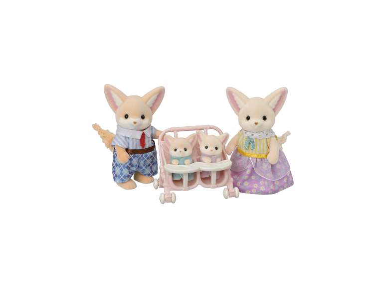 Fennek-Fuchsfamilie mit Eltern und zwei Babys in einem rosa Doppelkinderwagen.