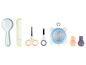Baby-Pflege-Set mit Bürste, Kamm, Nagelschere, Thermometer und Bade-Spielzeug.
