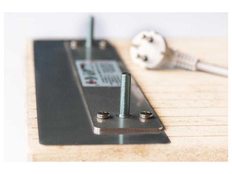 Elektrische Heizplatte mit Stromkabel.