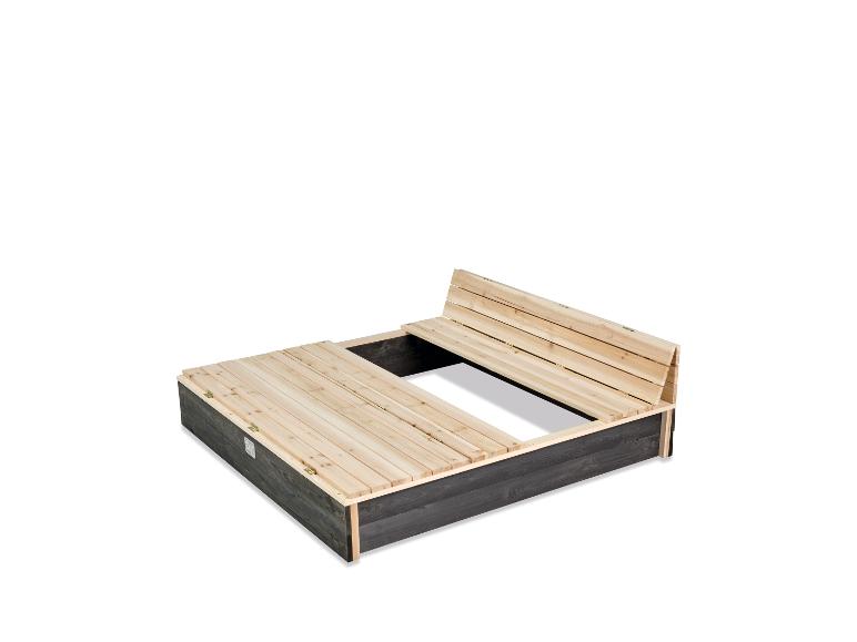 Holzsandkasten mit dunkelgrauem Sockel und hellen Holzbänken, die sich in einen Deckel verwandeln lassen.