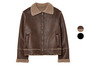 Eine braune Lederjacke mit Pelzkragen