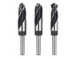 Drei Metallbohrer für die Holzbearbeitung.