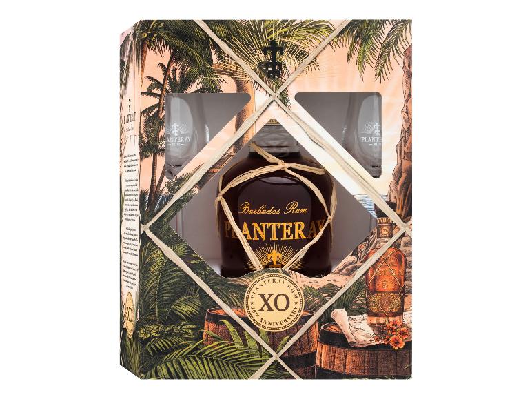 Plantation Rum XO 20th Anniversary Geschenkset mit zwei Gläsern und einer Flasche Barbados Rum.