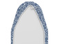 Eine blaue Bügelbrettbezug mit weißem Blumenmuster.