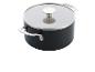 Schwarzer KitchenAid Topf mit Glasdeckel und silbernen Griffen.