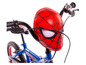 Ein blaues Kinderfahrrad mit einer Spider-Man Maske am Lenker.