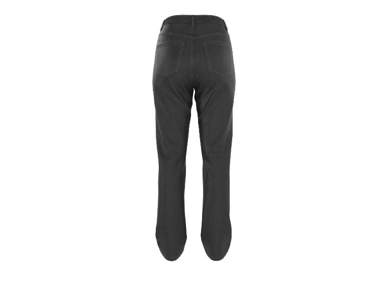 Schwarze Jeans, Ansicht von hinten.