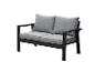 Graues Zweisitzer-Outdoor-Sofa mit schwarzem Metallrahmen