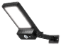 Solar-LED-Wandstrahler mit Bewegungsmelder eingeschaltet.