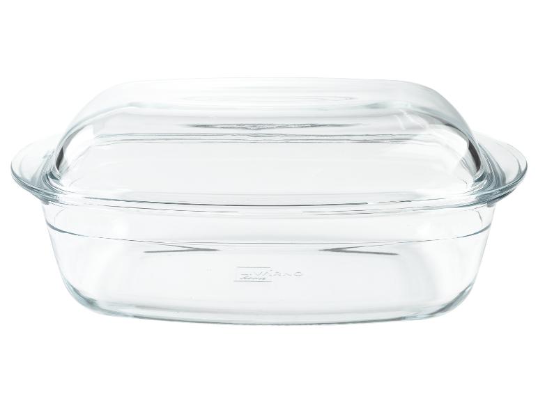 Eine Glasform mit Deckel der Marke Pyrex.