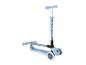 Blauer Dreirad-Roller mit verstellbarem Lenker und leuchtenden Rädern.