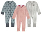 Drei Baby-Strampler mit Tiermotiven: einer mit Löwen, einer mit einer Giraffe und einer gestreift mit einem Elefanten.