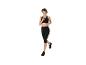 Frau in schwarzem Sport-BH und Capri-Leggings beim Laufen