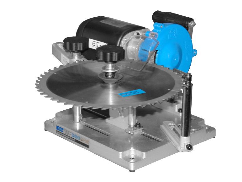 GÜDE Sägeblattschärfgerät GSS 400 mit montiertem Sägeblatt.