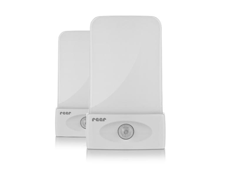 Zwei Reer Nachtlichter mit Bewegungssensor.