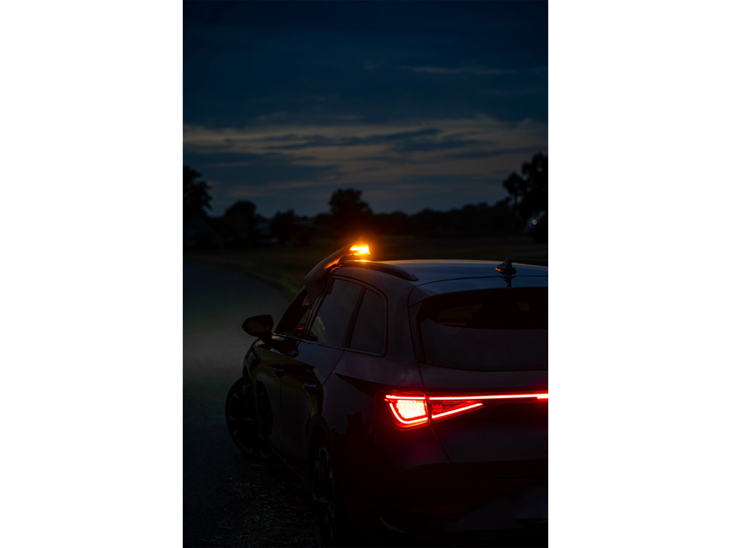 Fumyida Notfall-Blitzlichter, 30 W, Multifunktionales Auto-Pannen-Notfall- Sicherheitsdreieck-Stoppschild mit Rotem LED-Warnlicht, Sicherheitsschild,  Auto mit Kit, Alarm, Gefahr, : : Auto & Motorrad