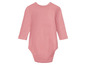 Ein rosa Baby-Body mit langen Ärmeln.