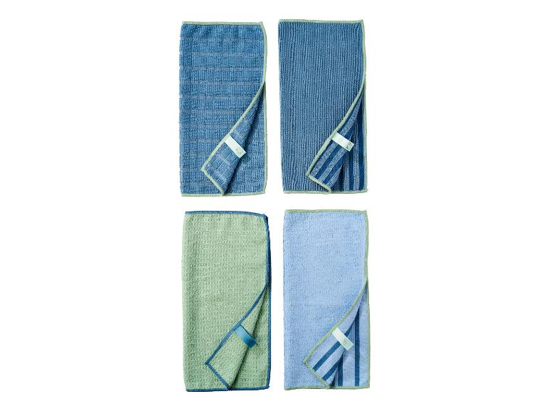 Vier Mikrofasertücher in verschiedenen Farben und Mustern.