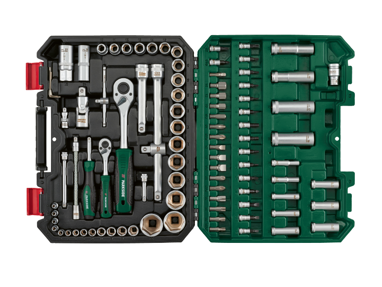 Offener Werkzeugkoffer mit einem umfangreichen Set aus Steckschlüsseln, Ratschen und Bits.