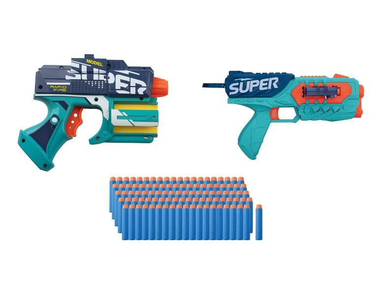 Zwei Super-Dartpistolen und viele Darts.