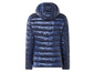 Eine dunkelblaue Steppjacke mit Kapuze.