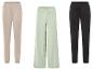 Beige, grüne und schwarze Hose mit elastischem Bund.