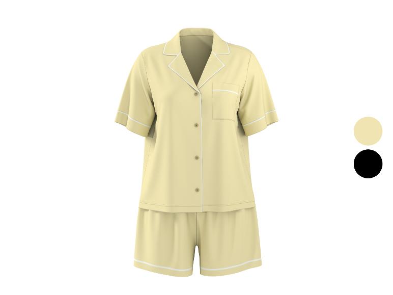 Hellgelber zweiteiliger Pyjama mit weißer Paspelierung und braunen Knöpfen.