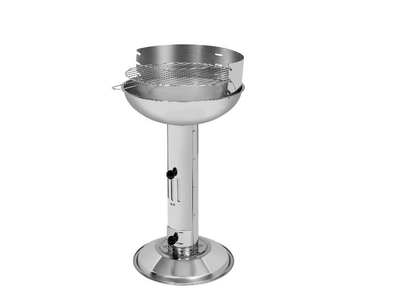 Silberner Holzkohlegrill auf Ständer mit rundem Rost.